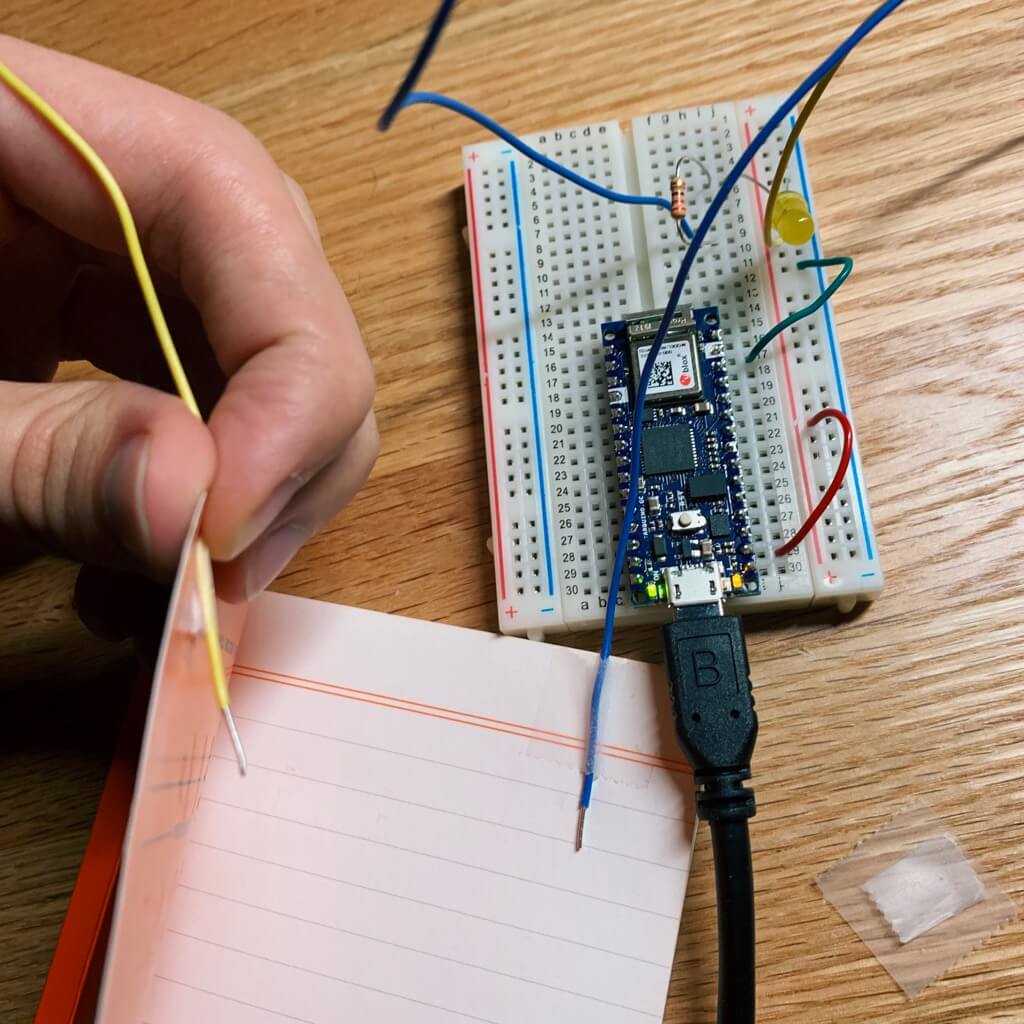 The wires don’t always touch